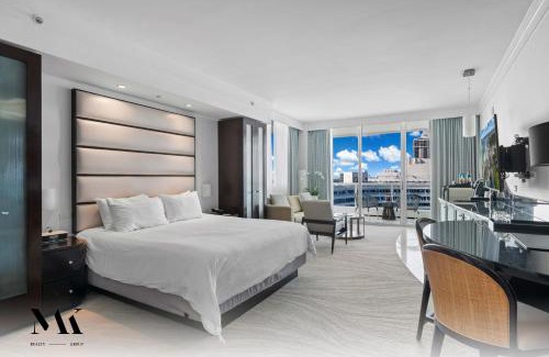 Mid Beach Apartment | Oceanfront FontaineBleau Resort with Balcony & Pool Access