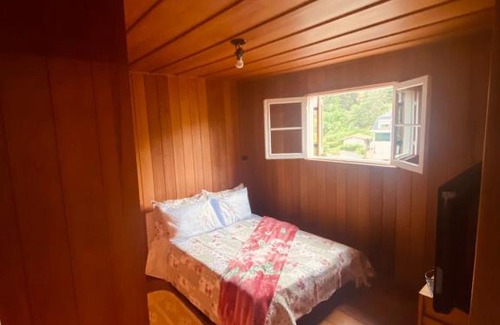 Vila Inglesa House | Pet-Friendly Stay at Fontana, Centro Capivari - 9/10 Rated