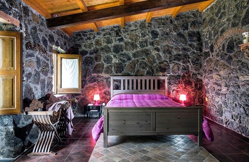Santa Maria di Licodia Apartment | Discover Fontana del Cherubino with Oceanfront Views