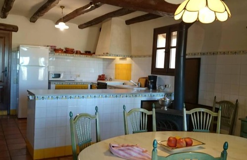 Fontanars dels Alforins Cottage | Top-Rated Fontanars Dels Alforins Villa with Private Pool