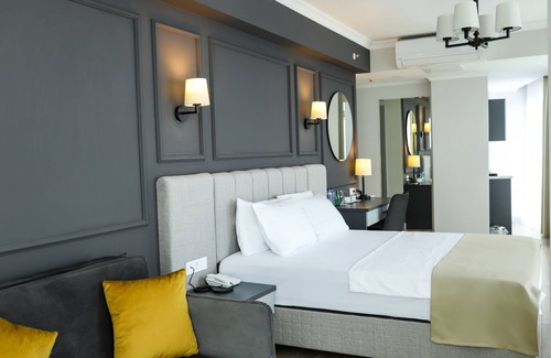 Pendik Hotel | Discover Fontana Verde: Family-Friendly Stay with Breakfast