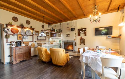 San Giustino House | Inviting Fontanile: Pet-Friendly Oasis with Pool Access