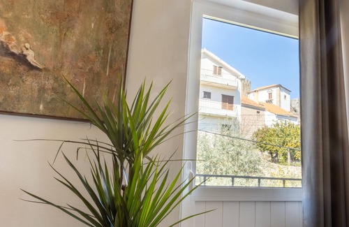 Belmonte Apartment | Top-Rated Fonte da Rosa Guest House with Private Pool
