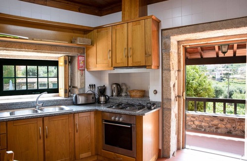 Valdigem House | Experience Fonte dos Pepes with Private Pool & Kitchen