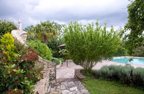 Montegabbione Bed & Breakfast | Relax at Fonte Magia: Pool, Kitchen & Family-Friendly Fun