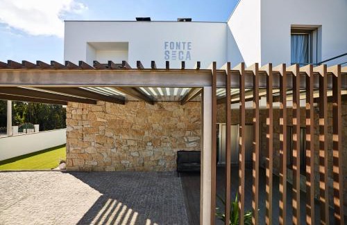 Leiria Bed & Breakfast | Exceptional Fonte Seca GuestHouse with Oceanfront Pool