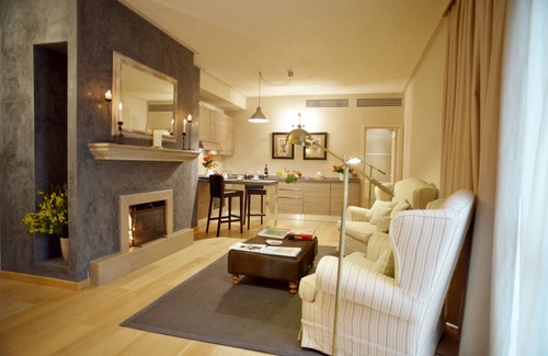 San Casciano dei Bagni House | Unforgettable Stay at FonteLiving with Pool and Dining