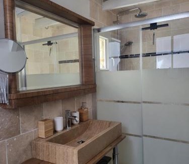 Fontevraud-l'Abbaye House | Cozy Fontevraud Les Chambres with Kitchen Amenities