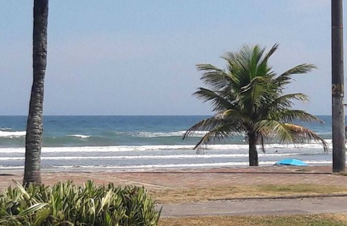 Mongagua Apartment | Beachfront Retreat at Foot in the Sand - Mongaguá