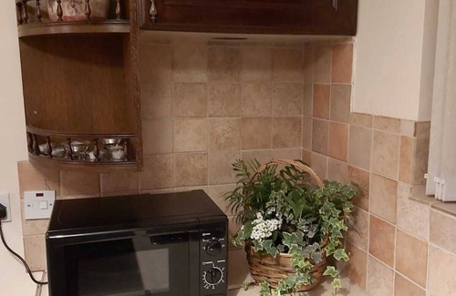 Annalong Cottage | Cozy 2-Bed Cottage with Breakfast at Mournes' Foot