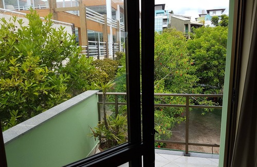 Santinho House | Beachfront 3 Bedroom House with Ocean View and Spa