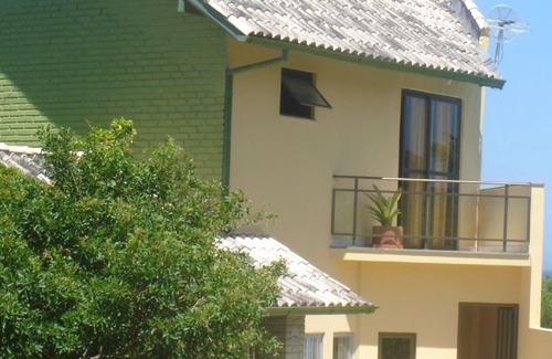 Santinho House | Beachfront 3 Bedroom House with Ocean View and Spa