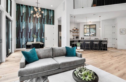 Riverside House | Elegant Yard Retreat with Pool & Patios - Near Downtown