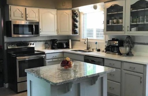Ann Arbor House | Football Homebase - Your Ideal Retreat for 2023 Adventures