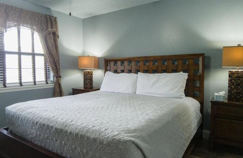 Branson House | Unforgettable Foothills D-14 with Free Daily Attraction Tickets