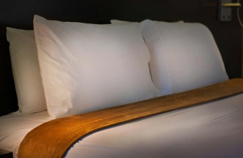 North Auburn Hotel | Welcoming Foothills Motel: Rated 8.7 with Pool & Pet Options