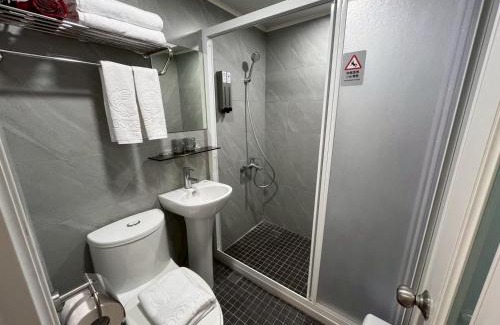 North District Hotel | Affordable Kiwi Express Hotel - Zhongqing with Family Amenities