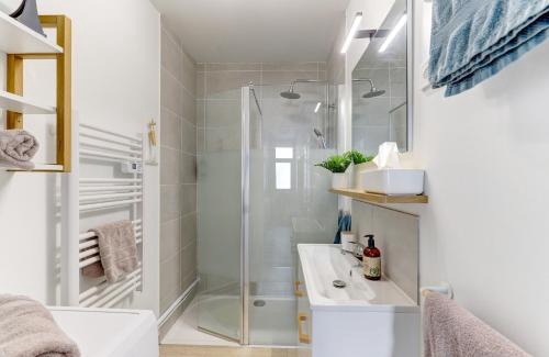 Montlucon Apartment | Urban Retreat with Terrace & Air Conditioning - Rated 9.6