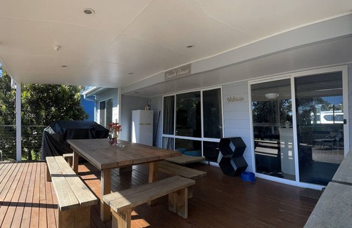 Paradise Beach House | For Couples, Friends, Families & Pets wanting to Reenergise their Soul