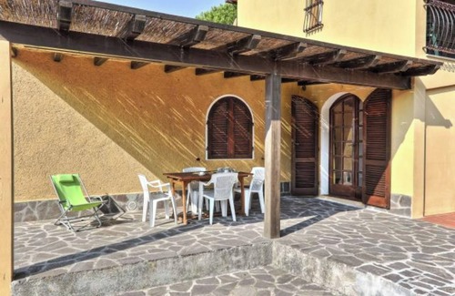 Madonna delle Grazie Apartment | Relaxing Coastal Retreat at Villa Artistica - Apartment 4