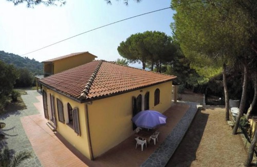 Madonna delle Grazie Apartment | Relaxing Oceanfront Getaway at Villa Artistica Apartment 2