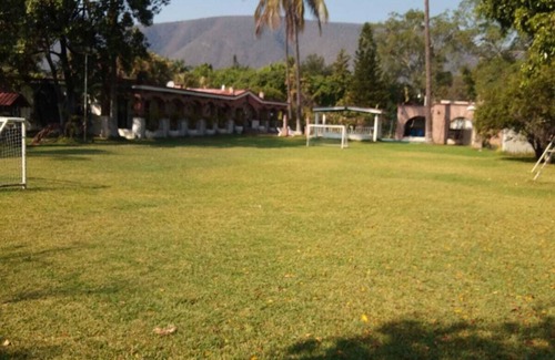 Ticuman House | Weekend Getaway: Pet-Friendly Country House Retreat