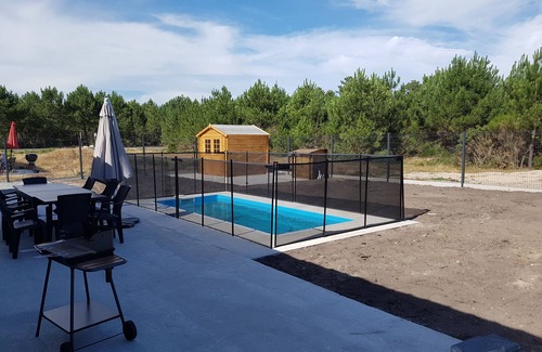 Vensac House | New House for Rent with Pool and Kitchen Amenities