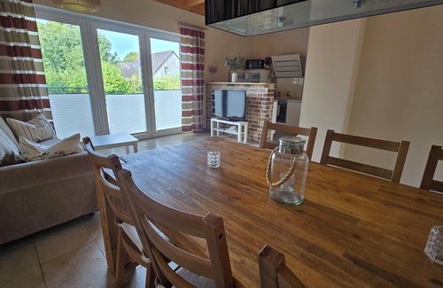 Blengow Condo | Tranquil Hotel Stay with Garden, Terrace & Ocean Views