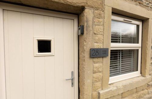 Holmbridge House | Stylish Ford Gate Cottage in Holmfirth - Pet & Child Friendly