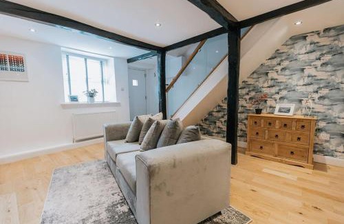 Holmbridge House | Stylish Ford Gate Cottage in Holmfirth - Pet & Child Friendly