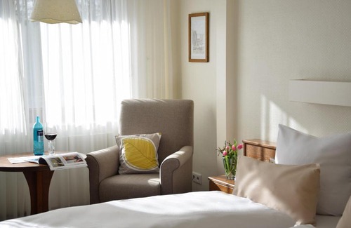 Eslohe House | Discover Forellenhof Poggel: Pet-Friendly Retreat with Breakfast