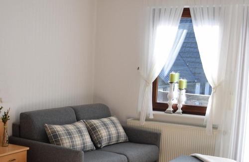 Eslohe House | Discover Forellenhof Poggel: Pet-Friendly Retreat with Breakfast