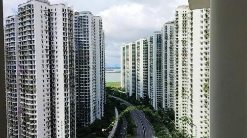 Gelang Patah Apartment | Discover Forest City: Family-Friendly Getaway with Top Ratings