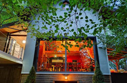 Rakitje Villa | Elegant Forest Art Villa Zagreb: Pet-Friendly Oasis Awaits