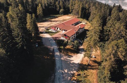 Ronzo-Chienis Hotel | Forest Camp Val di Gresta