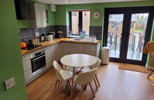 Cinderford Cabin | Forest Cedar Lodge: Family-Friendly Retreat in Cinderford