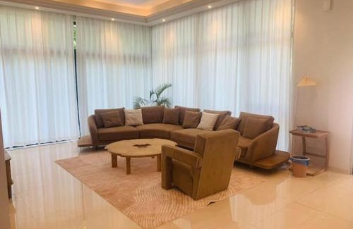 Gelang Patah House | Coastal Villa in Forest City: Family and Pet-Friendly Stay
