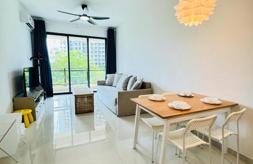 Gelang Patah Apartment | Scenic Forest City Sea View Homestay with Pool & Family Fun