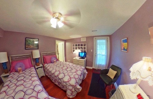 Caledon Bed & Breakfast | Beautiful Forest Creek Bed & Breakfast with Daily Breakfast