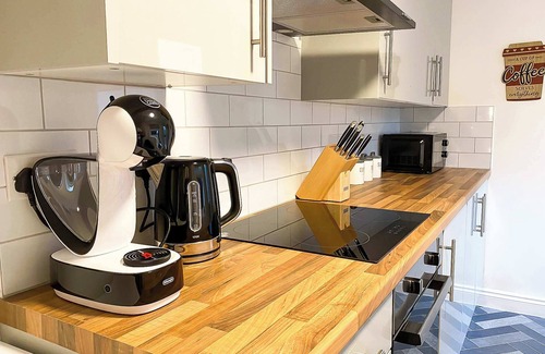 Cwmafan Apartment | Forest Cwtch: Cozy Retreat with Modern Amenities Await
