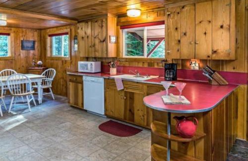 Joseph House | Forest Dell: Family and Pet-Friendly Retreat Awaits You