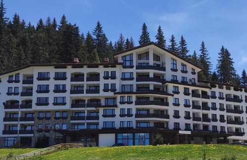 Pamporovo Apartment | Relaxing Forest Dream Apartment with Hot Tub & Breakfast