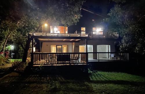 Nature's Valley House | Oceanfront Forest Drive Holiday Home: Family-Friendly Retreat