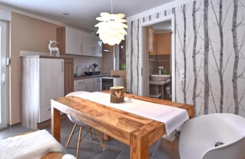 Guentersberge House | Cozy Apartment with Private Terrace and Pet-Friendly Amenities