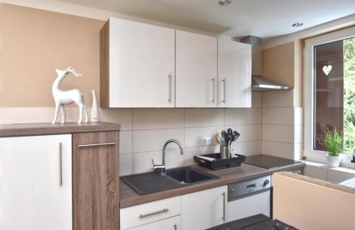 Guentersberge House | Cozy Apartment with Private Terrace and Pet-Friendly Amenities