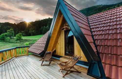 Vidrga House | Idyllic Forest Glade Cottage with Spa and Ocean Views