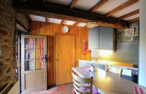 Baillamont House | Charming Cottage in Baillamont with Pet-Friendly Terrace