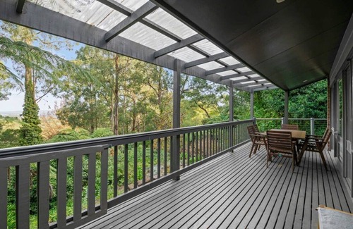 Menzies Creek House | Cozy Forest Hideaway Near Puffing Billy Railway!