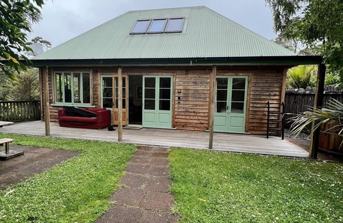 Coromandel House | Idyllic Forest Hideaway with Breakfast and Child-Friendly Amenities