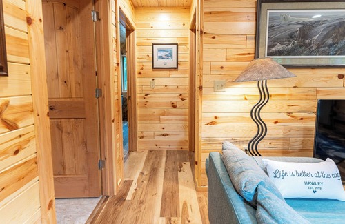Rapid River Cabin | Forest Highway Hideaway in Rapid River